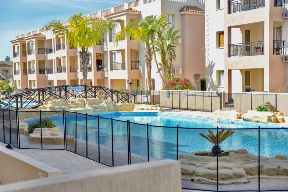 Royal Seacrest А203 Sea View Apartment Paphos Extérieur photo
